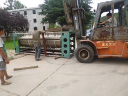 大型設(shè)備搬遷吊裝現(xiàn)場